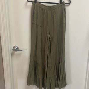 Umgee olive green casual wide leg pants, 2 ruffles and front pockets.